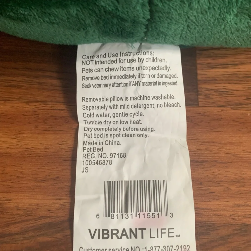 Vibrant Life Christmas Tree Small Pet Bed Padded Holiday Festive RN97168 Cat Dog
